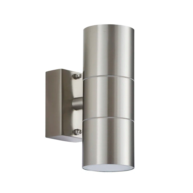 Silver outdoor armed sconce with 16.5cm bulb, featuring a classic design and metal arm for outdoor lighting.